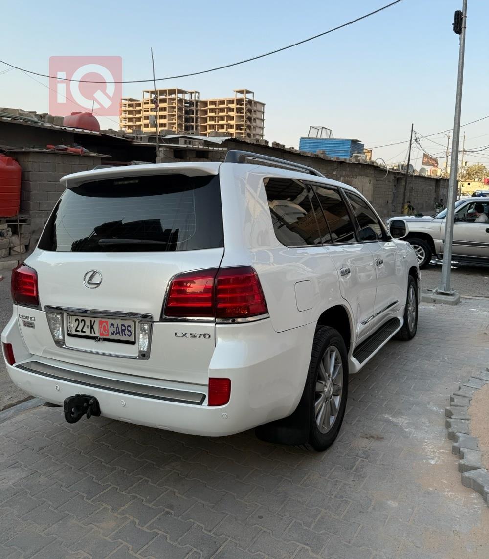 Lexus LX